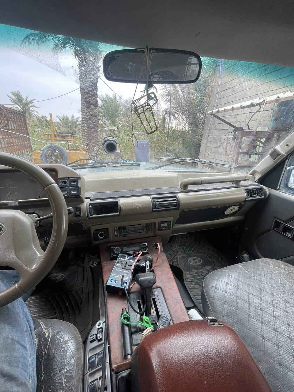 للبيع (دسكفري) موديل ٩٤ محرك 4200 كير لوكير محرك جديد اكسلات جدد السياره حلو كلش مثل مموضح بصورة  كل نقص ما بيها بس عوزها باب خلفي مال جنطه وبس 
للمعلومات الاتصال على الرقم  السعر ٥٥ وبيها مجال 
***********
