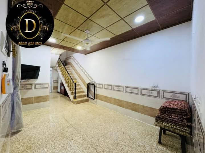 بيت للبيع القوسيات مدخل اسواق ابو علي  خلف ماركت الزيتون المساحه 130 متر كامل  واجهه 6،5 خدمات من ماء و كهرباء و بي وصل بلديه السفتسار ( ***********) (***********) مكتب غصن الحياة
