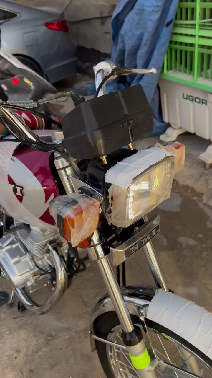 سلام عليكم دراجه نامه شلامجه اصلي رقم وسنويه أربيل مكفوله كفاله عامه صار شهرين من طالعه من الوكيل وكيلها عمر الريس الدراجه مخزنه ماطلع بيها مستعجل على بيعتها السعر 1900بيها مجال كلش بسيط المو شراي لا يتعبني فدوه متواجد رقم فقط ***********
