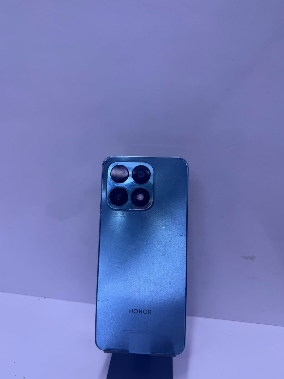 السلام عليكم هونر X8a ذاكره 128 جهاز نضيف مابي اي مشكله فقط هاي النقطه بشاشه البيضه وما تاثر على الشاشه ولا على المس السعر 115 العنوان كربلاء شارع العباس وموجود توصيل *********** موجود واتساب فقط

