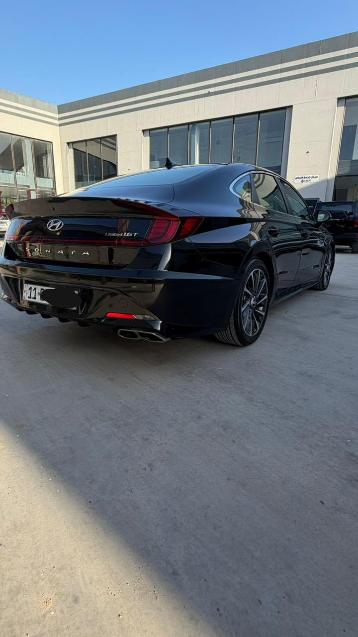 لمعرفة السعر:: اترك تعليق يصلك السعر تلقائياً 💵💵

سوناتا limited اعلى فئة
 2022 وارد امريكي 
رقم بغداد بأسمي 
تقرير الضرر موجود ضمن الصور 
كير ومكينة جديدات 
عداد 50.000 km 
المواصفات :
•المحرك: 1.6 لتر تيربو
• عدد السلندرات: 4 سلندر
• أوتوماتيك 8 سرعات
•نظام الدفع: أمامي (FWD)
•ويل قياس 18 إنج
•إضاءة LED أمامية وخلفية كاملة
•بصمة
•تشغيل عن بعد 
•تقديم ورجيع السيارة من الريمونت
•مقاعد جلد
•تبريد وتدفئة للمقاعد الأمامية
•مقاعد كهربائية مع ذاكرة للسائق
•شاشة وسطية كبيرة 10.25 إنج
•شاشة عدادات ديجيتال 
•شاشة عرض معلومات على الجامة الامامية
•نظام صوتي Bose
•تشغيل بصمة
•نظام ملاحة (GPS)
‏•Apple CarPlay + Android Auto
•كاميرا 360 درجة
•حساسات أمامية وخلفية
•رادار أمامي (تجنب الاصطدام)
•مثبت سرعة ذكي
•نظام الحفاظ على المسار
•تحذير النقطة العمياء
•6 وسائد هوائية
•سقف بانوراما
•ستيرن تحكم متعدد الوظائف
•اقتصادية عالية بالوقود
 مكان السيارة في النجف 
***********
