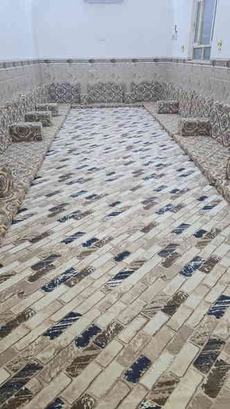 ديوان للبيع بعدة جديد الطول 20 مترة  ما بي اي ضرر  تجين بعينج اتشوفينة ايكفي استقبال عشر امتار ينباع  ويا  الفرشة والبردات السعر خاص +964 772 991 7608
