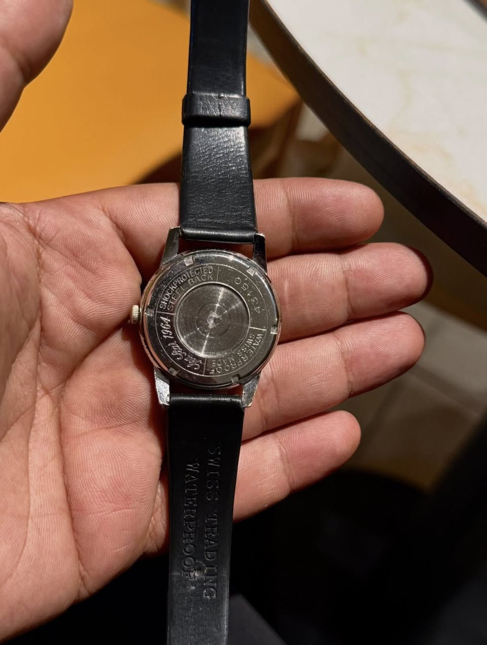 ️ ساعة JOVIAL (جوفيال) سويسرية
إنتاج الستينات (Vintage 1960s)
نصب تكويك 
سنتر ثواني (ثواني وسط)
مينا أسود مميز وكلاسيك
21 حجر 
القطر: 34 ملم
الحالة: نظيفة جداً
التوقيت: مضبوط 100%
السعر: 100 دولار نهائي


**إذا كنت صاحب هذا الإعلان وتريد حذفه لأي سبب، رجاءا أرسل رسالة إلى الدعم الفني**