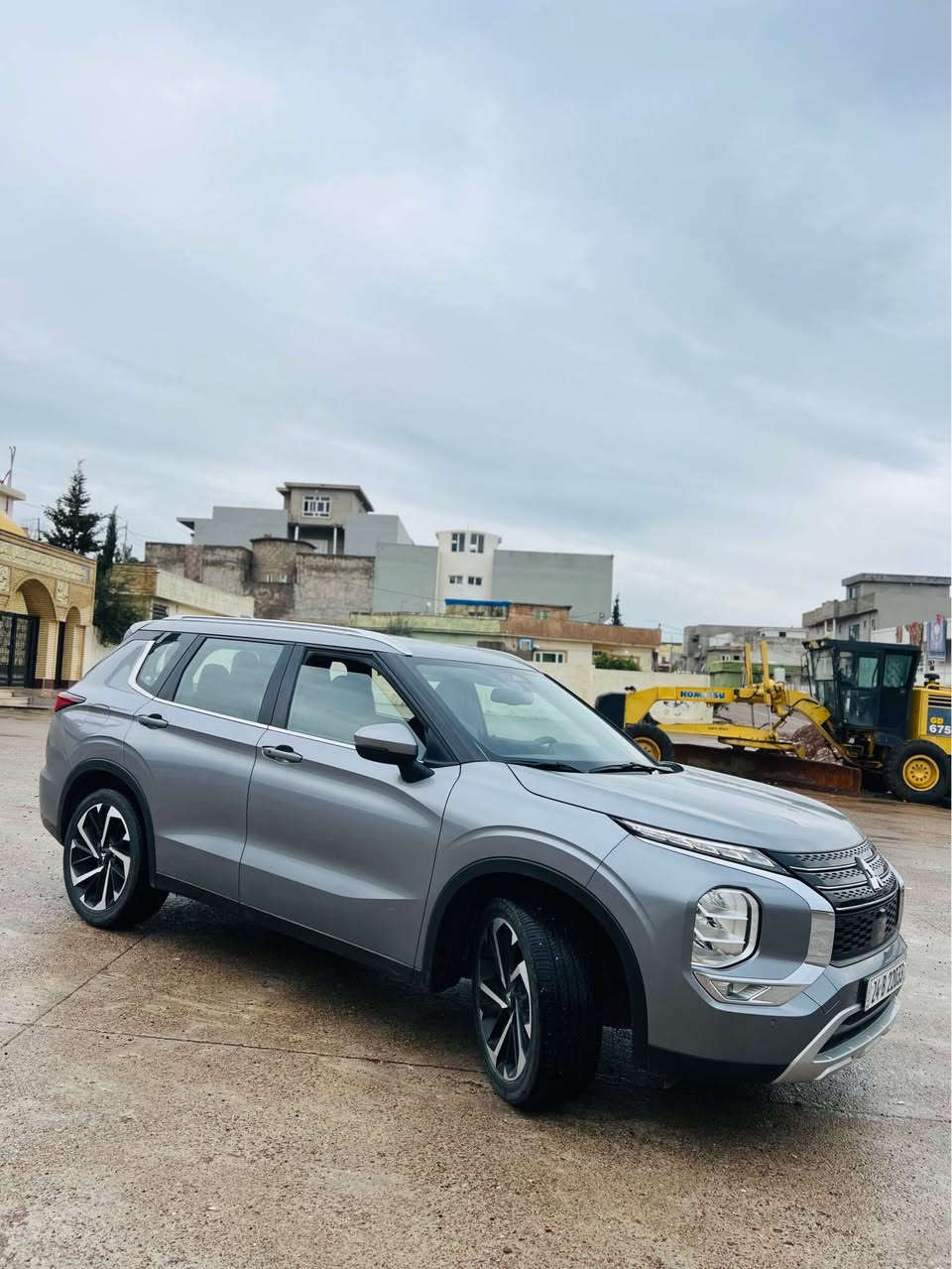 Outlandr 2024 full
ميتسوبيشي اوتلاندر 2024 نفطي فول مواصفات رقم مميز سيارة بدون صبغ و بدون ضربة و شرط حجر مال كزوز سيارة نظيفة شبه جديد سيارة 3 مقعد يد واحد ماشي 7900 كم جاهزة بدون اي نقص سعر السيارة 255 ورقة و مجال بسيط 

رقم الصاحب سيارة :***********
مكان السيارة قضاء عقرة

مواصفات: 

شغال بصمة 
دبل اكسن
ويل كروم
بانوراما 
شاشة الكتروني
بريك بصمة 
كوشن جلد 
تحكم ستيرين
7 نظامات تحرك
صندوق شفت 
باب بصمة 
3 مقعد 
رقم مميز 
كاميرة 
حساسات 
نظام صوتي ممتاز
شحن ذكي و USB 
مثبت سرعة الحمدانية, نينوى
