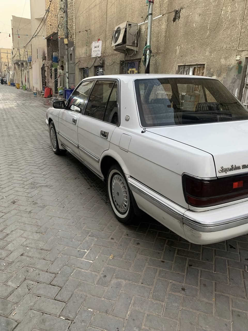 سلام عليكم سوبر سيدان 1989 سياره جاهزه من كل شي حداديه جديده تخم تاير جدد مكينه لاتنقيص ولاتبخير كير واكسل كله كفاله كهربائيات كله شغاله تبريد قطعتين وتدفئه ثلاجه خلفيه شغاله دواخل شوفت عينك بيه صبغ بس بل جاملغ خلفي اثر طخه صفحه ليمنه رقم اسليمانيه بسمي سنويه ل27 سعر 78 وبيه مجال ***********مكان بغداد
