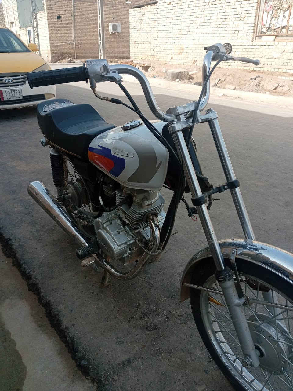 سلام عليكم شباب دراجه بدون اوراق مفكوله عشاير سعر دراجه 600وبيه مجال محرك مفكول تصال ***********
