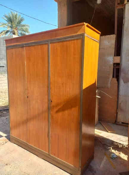 غرفه سوكيه 6 أبواب ب350
كنتور 3 ابواب سعر 125
الاتصال ***********
