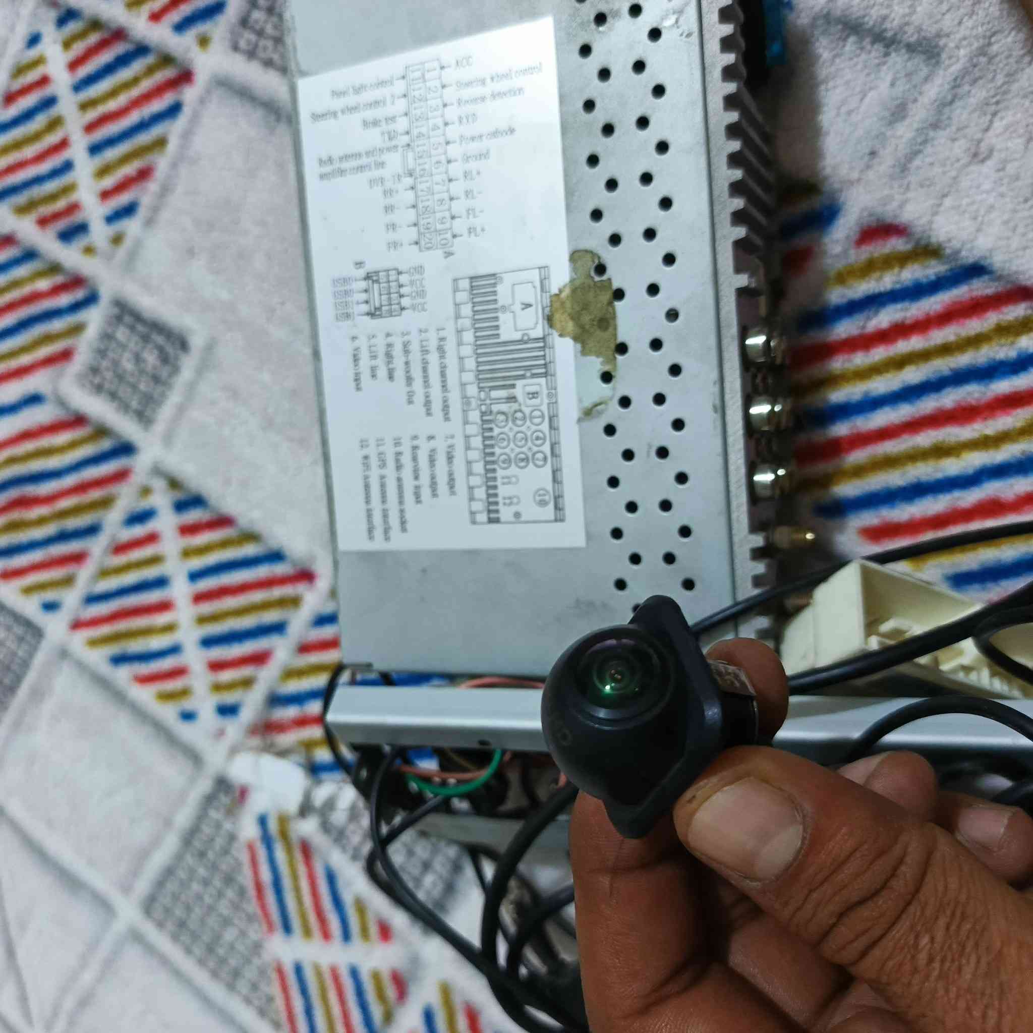 سلام عليكم شاشه للبيع كامله جيب وشد وياها GPS ثنين وكامره شغاله وفيش كامله وع الفحص تفحص يلا تاخذ كامله مكمله سعر ٨٥ وبيه مجال *********** مكاني كربلاء طويريج🤍
