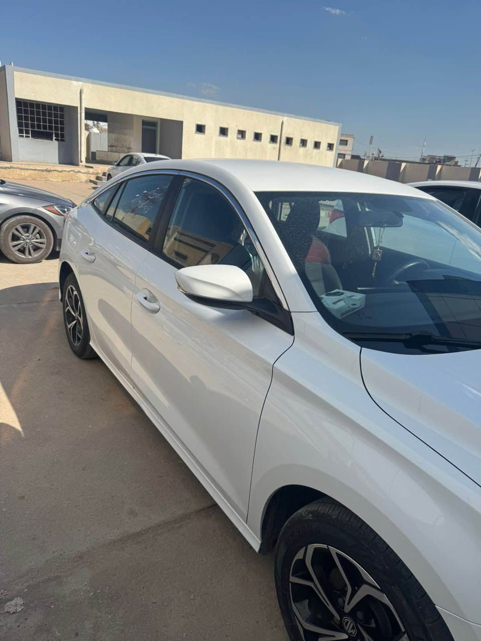 MG GT 
للبيع موديل 2022 بيها ضربتين ضربه موضحه بل صوره والضربه مبدل مدكر الامامي 
ماشيه 60 الف
سعرها 100وبيها مجال بسيط سياره نضيفه وما ماشيه

‭0771 746 8139‬ Singapore
