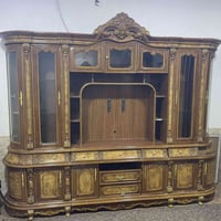 معرض للبيع قيم واخذه بالعافيه نظيف جداً 07711637381