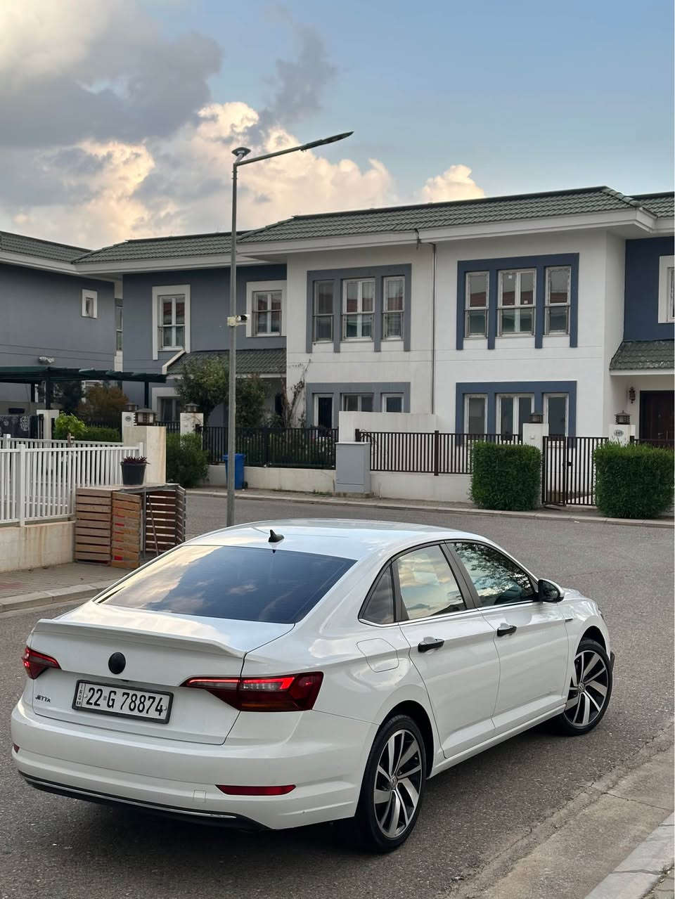 Jetta 2020 Sport

✅57,000 Mile (93,000 Km) ڕۆیشتییە
پێش و پشت کەپس✅ 
هیچ ئێڕباگەکی نەتەقییە هەموو ئیڕباگەکانی بە شەرت✅
ڕادێتەر و پانکە و هەمووی  بیلادییە بەشەرتی حەماوە✅
 دەرگا و چاملغی پشتەوەی بۆیاغە لەگەل بۆنیتی بەبێ ناوگرتن ✅
گێڕ و مەکینە و کارەباییات و دەبل و  هەمووی بەشەرت
تاخم ویل و تایە و باڵی بیلادی GLIلۆ بەسترایە
بەنجەکان و پاتری و ڕوونی تازە گۆڕایە
سەنەوی و ڕەقمی نوێیە و بەناوی خۆمە
مواصفات:
١-ەMakina 1.4 Turbo
٢-ڕاداری  پێشەوە و پشتەوە 
٣-ئاوێنە ڕادار
٤-گێڕ تۆماتیک و حادی    
٥-کار پلەیCar Play
٦-ئوتۆ ستۆپAuto Stop
٧-ەSystem Eco , Normal ,Sport

نرخ:١٢٨$ و مجال
ژ.م:***********
شوێن: هەولێر أربيل, العراق
