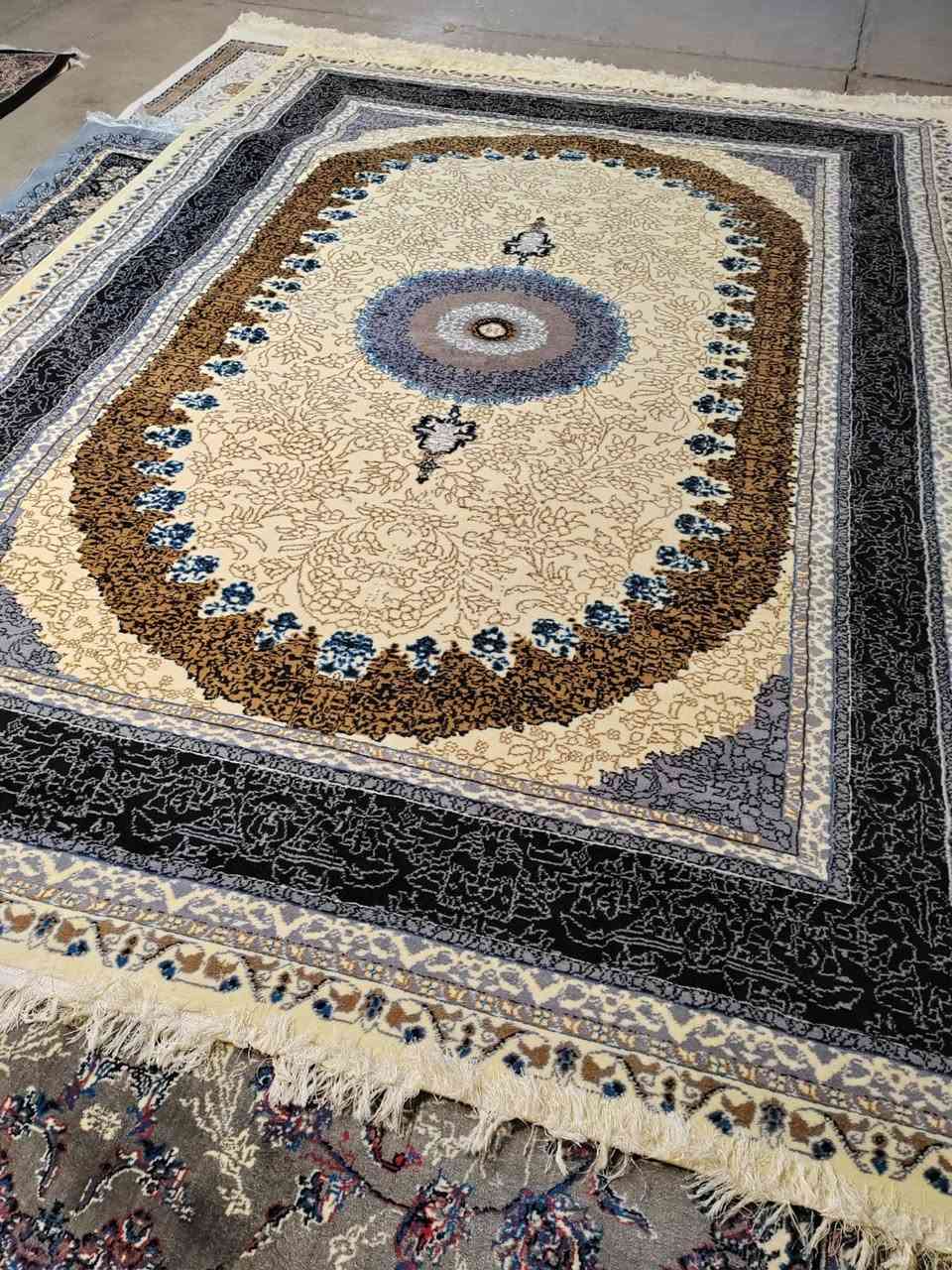 عروض ❤️ وهدايا 🎁 مجانية تصل الى 100 الف دينار   خاصة بعيد الفطر المبارك من تطبيق فريزون ❤️
شوفوا رابط الفديو الخاص بالهدايا بالتعليقات مباشرة 
الزوالي الكاشان والحرير الاصلية كلها في مكان واحد هو تطبيق ومتجر فري زون  المنطقة الحرة الاولى في العراق منذ 2012 
زوالي كاشان الاصلي 440 شانه التراكم العالي 1160 والخملة العالية بسعر الجملة يصلكم للمنزل في كل العراق 🇮🇶
#توصيل  مع كفالة و #ضمان  شركة #فريزون  للسجادة لمدة  10 سنوات كاملة 
💞 كاشان 440 شانه الاصلي الثخين ( الثقيل ) 
 وزن المتر المربع  1.85 كيلو غرام 💞
التراكم العالي 1160 
#كاشان 350 شانة الاصلي 
وزن المتر المربع 1.4 كيلو غرام 

#حرير_تركي ايموجي 
#حرير تركي 
#
كل الزوالي كاشان الاصلية تأتيكم من #فريزون مع 
🥇 التراكم العالي 1160  اطار جلد بقري اصلي 
🥇خيط صوف ملمس ناعم جداً 
🥇 ليبل مدينة كاشان الاصلي لكل زولية 
🥇اطار جلد بقري اصلي 
🥇 كراكش سراويين 
🥇 خيط BCF 
🥇ظهر الزولية نقشة ( Jut ) 
الافضل الان في العراق بسعر الجملة من #فريزون 💯
#زولية   #كاشان الأصلية الارقى في العالم
بالاضافة الى مواصفات راقية للزوالي تشمل  
❤️خملة عالية -❤️ ثقيلة - ❤️ثخينة - ❤️خيط صوف ملمس ناعم
للحجز ارسلوا صورة النقشة المطلوبة مباشرة للصفحة 
او الى واتساب الشركة 
☎️ ***********
☎️*********** 
او الاتصال على مركز خدمة الزبائن والمبيعات مباشرة 
☎ ***********   سارة 
☎ ***********   رنا 
#زولية
 #زوالي
 #كاشان
 #سجاد
 #فرشات
#فرش
 #شتاء2024
 #شتاء2025
#كاشان #فريزون
