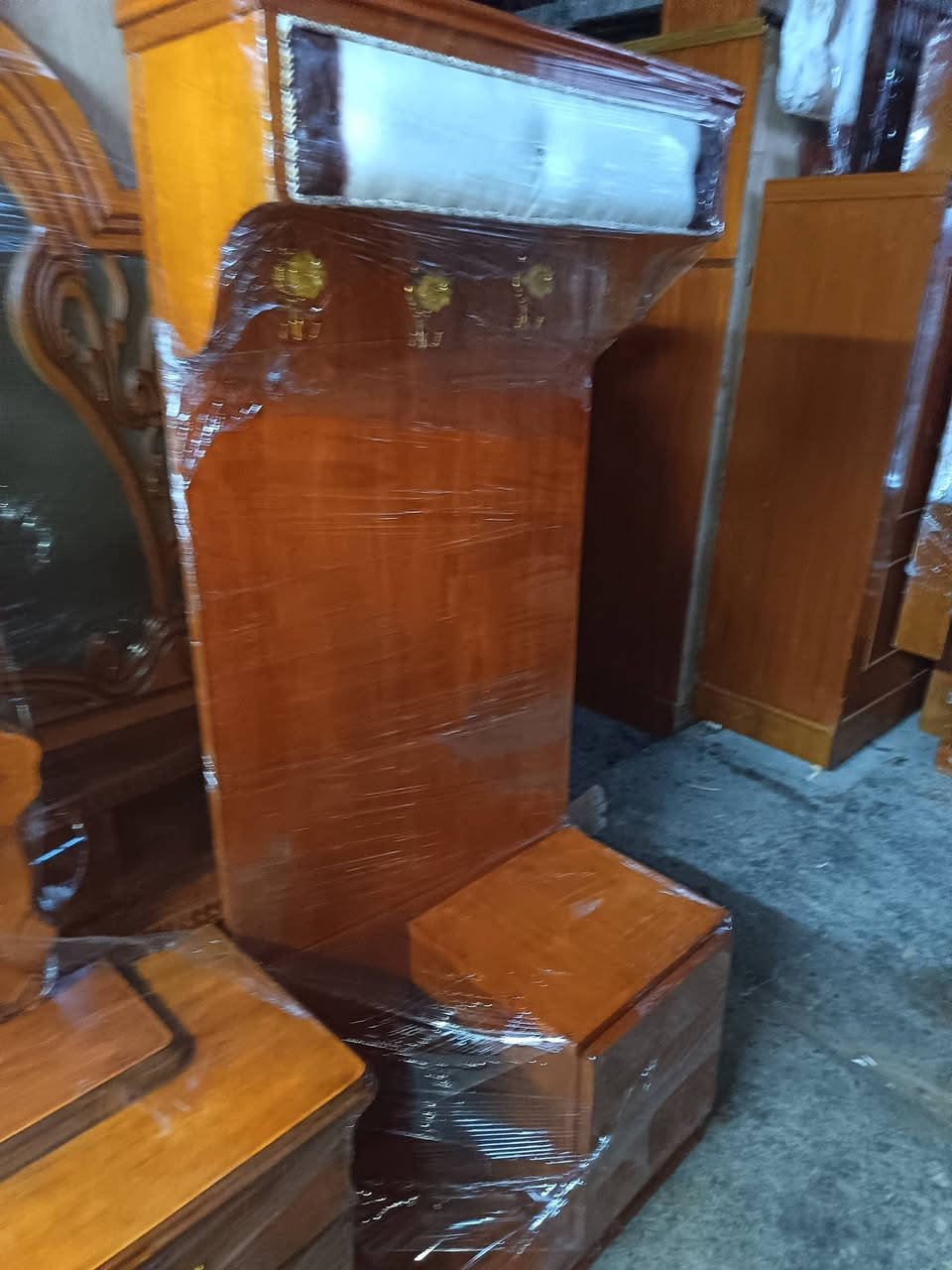 غرفاه 6 ابواب السعر 500 وبي مجال *********** بي وتساب
