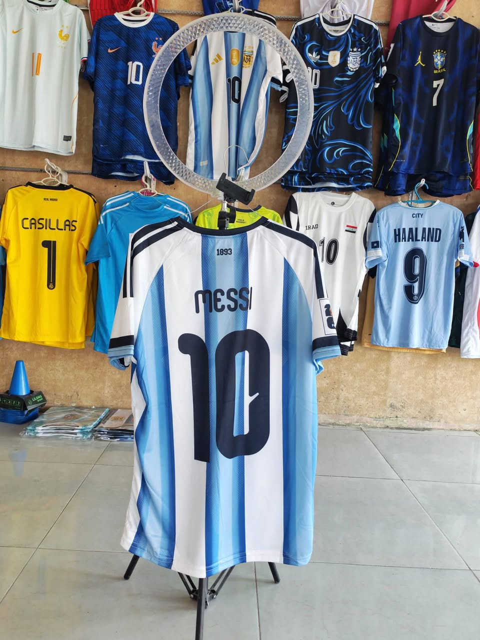 اذا تريد تتونس بالدربسات والاسعار تابعني 
دريس انديه ومنتخبات كاس العالم 2029 
السعر 🔥🔥🔥 

متوفر خدمة توصيل 🚕


**إذا كنت صاحب هذا الإعلان وتريد حذفه لأي سبب، رجاءا أرسل رسالة إلى الدعم الفني**