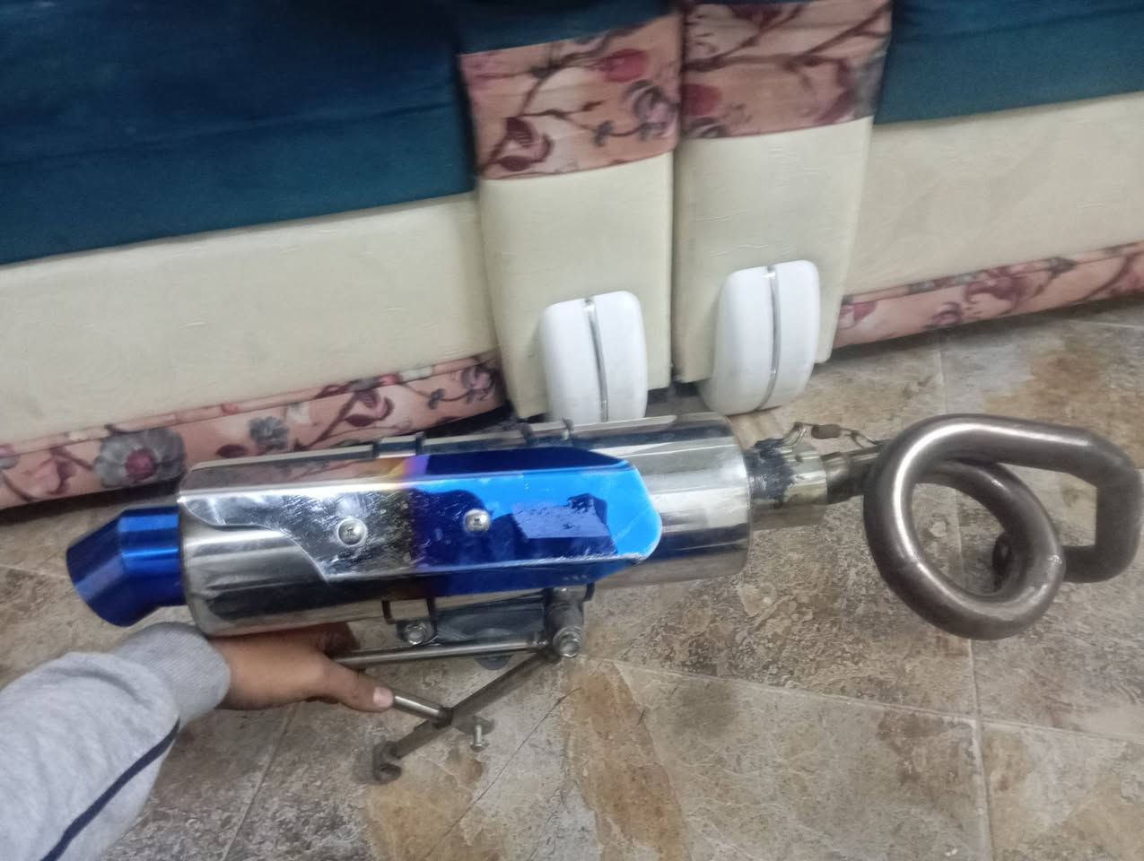 سلام عليكم صالننصه حلزوني سكنس فحل حلكه جبير صوته فول مراوس بصالنصه بوري عدل ستيل  مكاني بغداد لشعله اريد اراوسه سبب صوته عالي اريد صوت انصه


**إذا كنت صاحب هذا الإعلان وتريد حذفه لأي سبب، رجاءا أرسل رسالة إلى الدعم الفني**