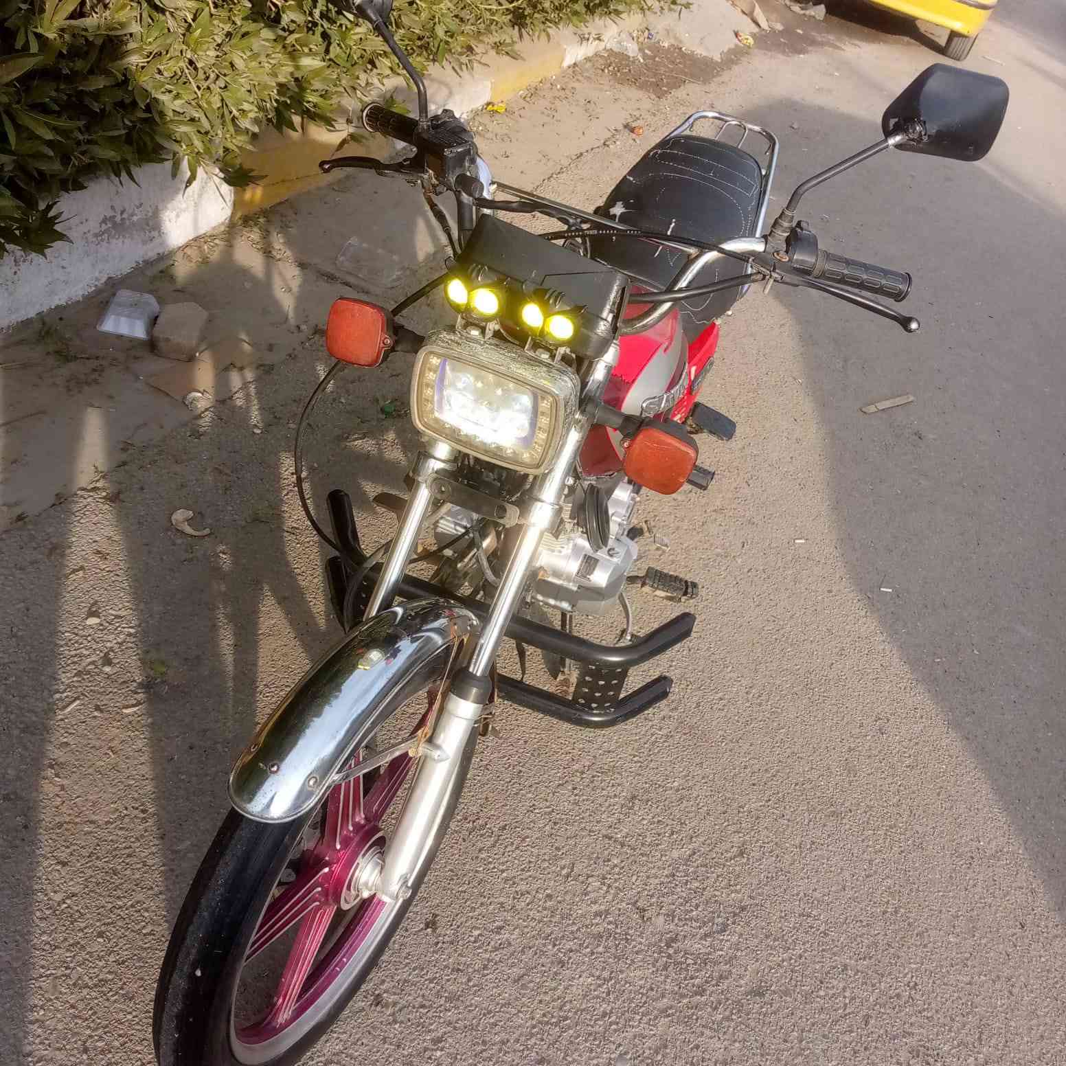 سلام عليكم دراجه إيراني خمسه كير مديل 21 أوراق كامله كير محرك خير من الله كهربائيات شغاله سعرها 400 عنوان بغداد حسينيه الراشديه رقم ***********
