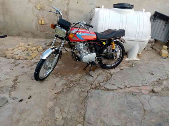 سلام عليكم 
دراجه البيع 
نامه شلامجه 
موديل 2022 
كفاله عامه  بدون مكفول سرقه 
شاصي مكفول من كلشي 
دراجه نضيفه شرط نفس الصوره
الكحلاء تقاطع سيد سفيح بدايته الكحلاء 
السعر 500 وبيه مجال خاص موجود واتساب 
اتصال***********مو شراي عوفه السوك كلشي موجود بيه
