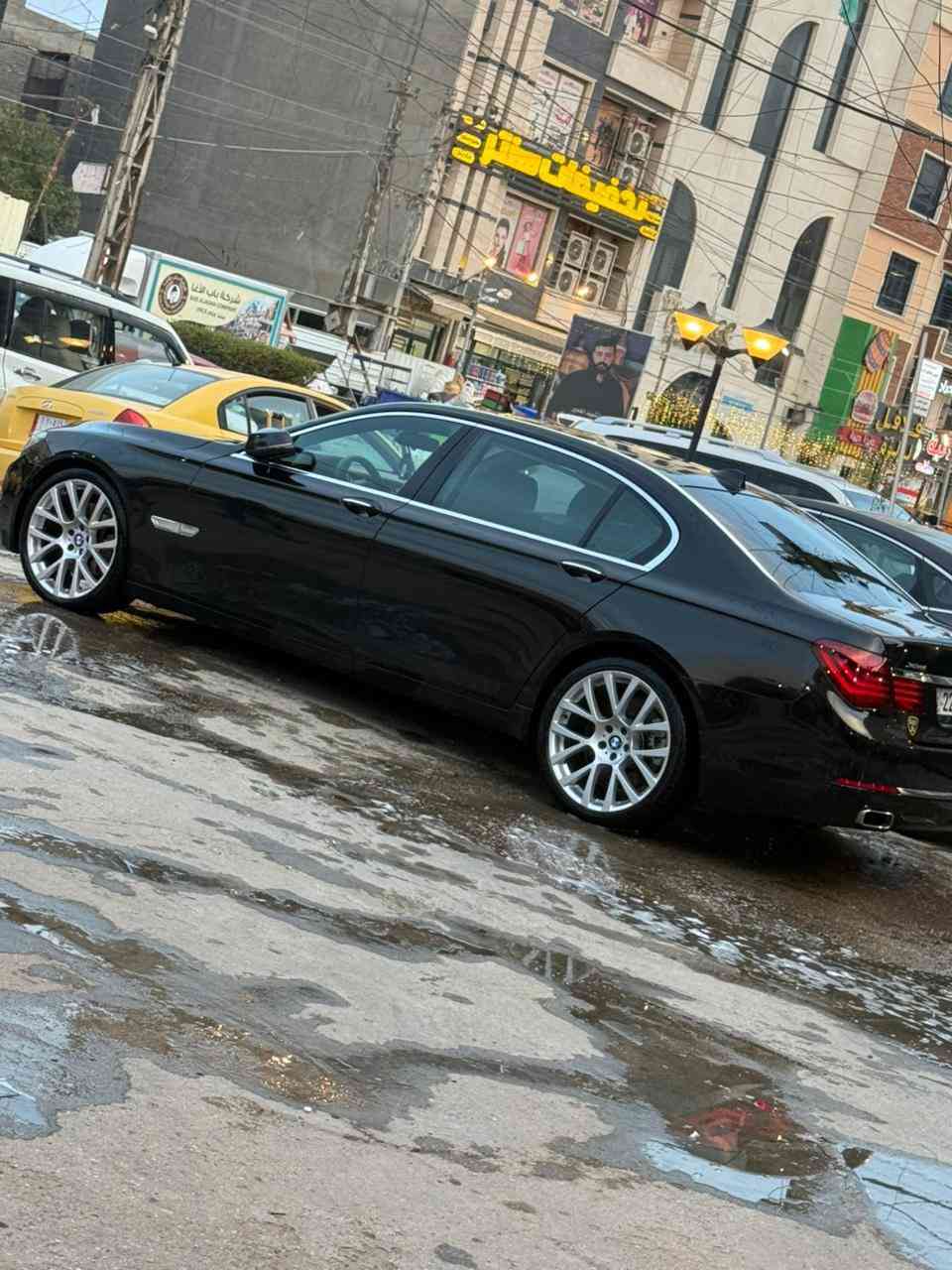 السلام عليكم BMW موديل 2014 اصل خليجيه السياره كفاله عامه ماعده البنيد مصبوغ مكينه 8 سلندر توين تيربوه يعني صاره المواصفات شنو الي ابالك بيهه فول الفول للاخير السياره جاهزه من كلشي السعر 210 يعني شدتين وعشر ورقات قفل قفل من الاخير للاتصال *********** مكاني الدوره حي الصحه
