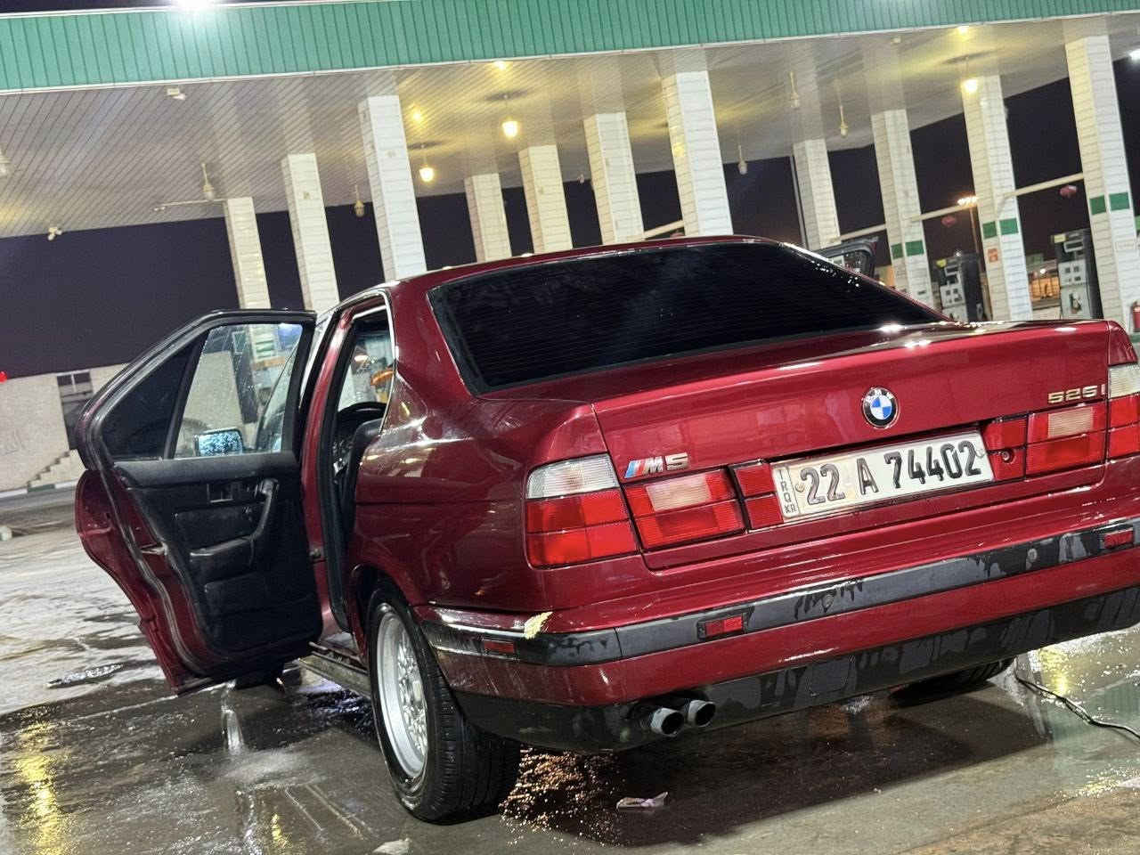 السلام عليكم
بي ام 525 1991 لون مميز مكينة صقر 528  جديدة ما صار 10 ايام من شديتها السيارة كاملة تاخذهه ما تصرف عليها فلس كشنات جلد جدد مسجل وسستم صوت جديد تخم تايرات جديد لايتات ناصي اصفر وعالي لد ابيض توني مكمل كماليات السيارة بعدهه جديدة
سعر 82 وبيها مجال مكاني البصرة الامن الداخلي 
***********
