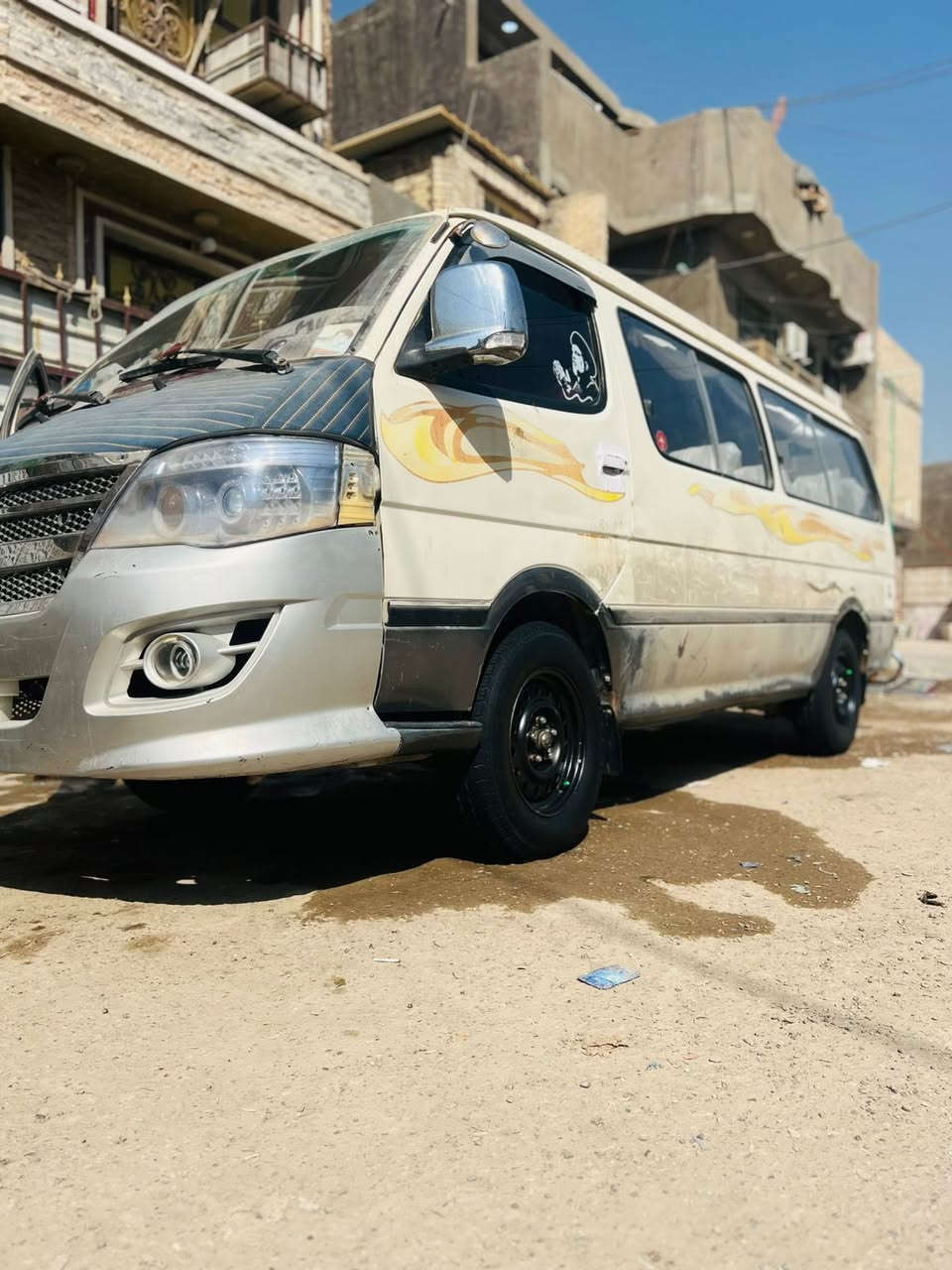 سلام عليكم 
فوتون الوان موديل ٢٠١٥ بلادية مكينة 4yسنوية تفاصيل حدادية جديدة منظومة غاز
باب كهربائي
سفاري ارضية جديدة دوشمة عامة
ابيع موصلية السعر ٤٨ قفل
للستفسار ***********
