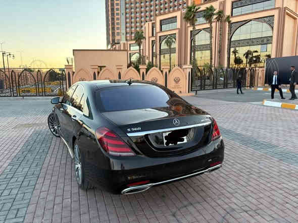 السلام عليكم
مرسيدس بنز (S560) موديل 2020 
السياره فول مواصفات (طلب خاص مواصفات المايباخ) 
مغلفه bbf  لونها  (احمر عنابي) السياره الوحيده بهل لون 
رقم مميز بغداد
ماشيه (24الف كيلو) بعدها بوضع الزيرو 
للشراء  رقم الهاتف :***********
