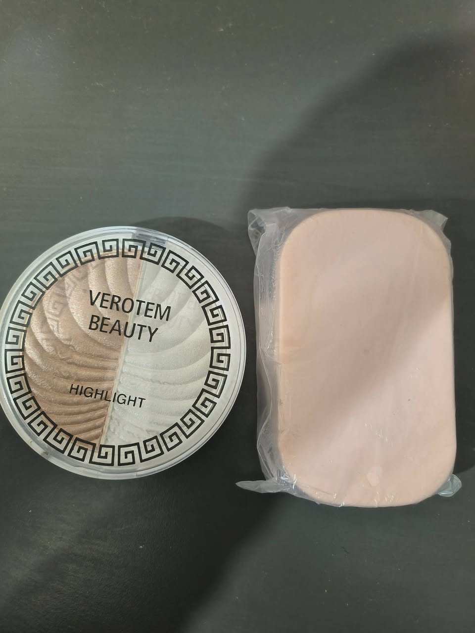 ادوات مكياج مشكلة ماركات Bourjois , Sheglam , Maybelline
جديد ما مستخدمه ابيعهم كلهم سواء 23 قطعة 
كلوس مال شفاه الوان مختلفة 
برايمر ، هايلايتر ، ماسكارا 
باليت عيون ، بودر 
اقلام كحل الوان مختلفة 
كريمات عناية بالبشرة ، مزيل مكياج

جديد ما مستخدم ، الكل سوا


**إذا كنت صاحب هذا الإعلان وتريد حذفه لأي سبب، رجاءا أرسل رسالة إلى الدعم الفني**