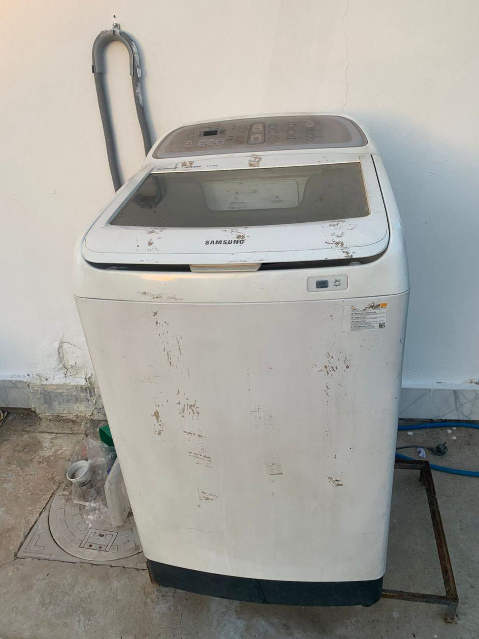 بيع مستعجل عليها غساله اوتماتيك مستعمله اخو الصفر 
نضيفه بشرط من كل النواحي كلشي بيها شرط 
الشاري يتصل ***********
