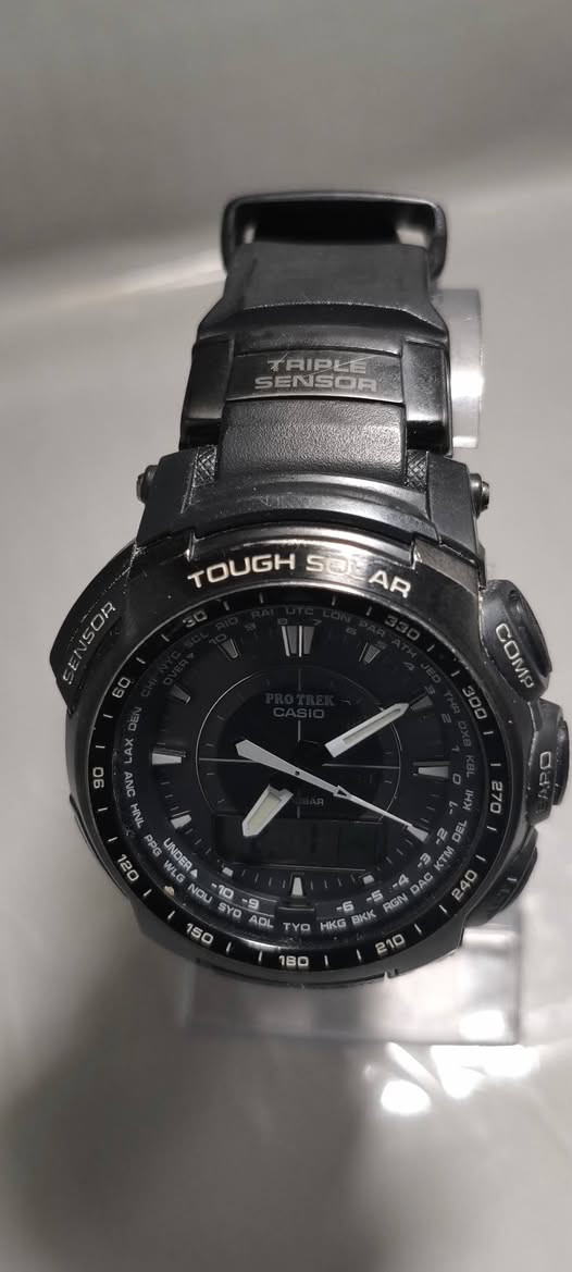 السلام عليكم
⌚ Casio PROTREK PRG-510
ساعة احترافية مخصصة للرحلات، البر، والاستخدام اليومي القاسي، تجمع بين الدقة والمتانة.
🔹 أهم المواصفات:
تعمل بالطاقة الشمسية ☀️
مقاومة الماء حتى 100 متر
مقاومة درجات الحرارة المنخفضة ❄️
بوصلة رقمية مع تحديد الاتجاه والشمال
مقياس ارتفاع + ذاكرة للصعود والهبوط
مقياس ضغط جوي مع مؤشر تغيّر الطقس
مقياس حرارة
توقيت عالمي (29 مدينة)
ستوب ووتش + مؤقت عد تنازلي
5 منبهات يومية
إضاءة LED تلقائية مع Neobrite
تقويم تلقائي كامل
عرض تناظري + رقمي
🔹 الخامة والحجم:
الهيكل: راتينج + ستانلس ستيل
الحزام: راتينج
الحجم: 56.8 × 49.3 × 14.2 مم
الوزن: 79 غرام
الزجاج: معدني
متوفر توصيل جميع محافظات العراق
السعر خاص


**إذا كنت صاحب هذا الإعلان وتريد حذفه لأي سبب، رجاءا أرسل رسالة إلى الدعم الفني**