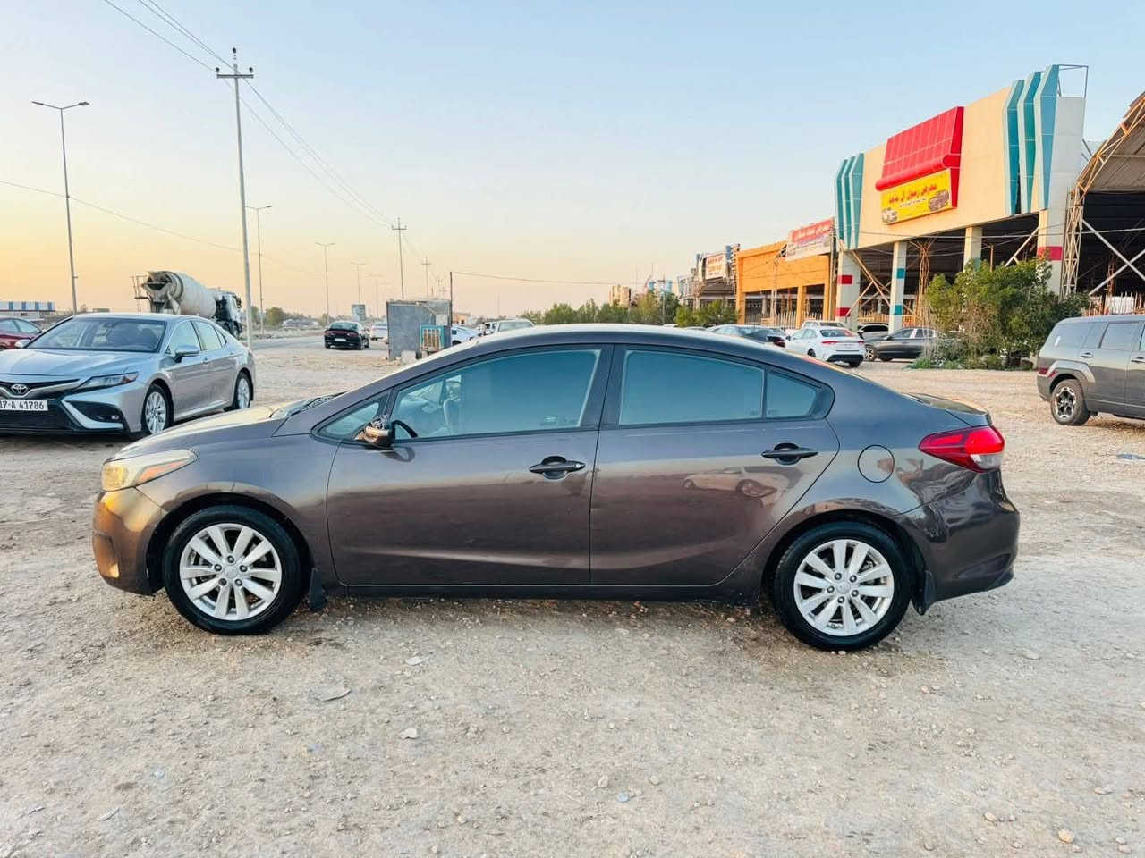 السلام عليكم
للبيع 

كيا فورتي موديل2017

مرقم ذي قار مداور ثاني يوم

ضرر بنيد فقط بدون عابر

مكينه 2000 دوش 

سعر 115$وبيه مجال 

العنوان المثنى الرميثه معرض اثير الجياشي

التواصل ***********
