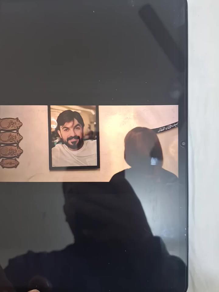 الجهاز Xiaomi Pad 6 (شاومي باد 6)، ويعمل حالياً بنظام التشغيل الجديد Xiaomi HyperOS (الإصدار 2.0.14.0).
المواصفات الرئيسية
يُعتبر هذا الجهاز من أفضل الأجهزة اللوحية
 * الشاشة:
   * الحجم: 11 إنش.
   * النوع: IPS LCD تدعم 1 مليار لون.
   * معدل التحديث: 144Hz (سلسة جداً في الألعاب والتصفح).
   * الدقة: WQHD+ (2880 × 1800 بكسل).
 * المعالج: * Qualcomm Snapdragon 870 (معالج قوي يقدم أداءً ممتازاً في المهام الثقيلة والألعاب مثل ببجي).
 * البطارية والشحن:
   * السعة: 8840 مللي أمبير.
   * سرعة الشحن: 33 واط (شحن سريع).
 * الكاميرا:
   * الخلفية: 13 ميجابكسل.
   * الأمامية: 8 ميجابكسل (تأتي في المنتصف عند استخدام الجهاز بالعرض، مما يجعلها مثالية للاجتماعات).
 * الصوت:
   * مزود بـ 4 مكبرات صوت ستيريو تدعم تقنية Dolby Atmos لتجربة صوتية محيطية.
 * نظام التشغيل:
   * يعمل بنظام Android 14 مع واجهة HyperOS (كما يظهر في صورتك).
ملاحظة إضافية: الجهاز يدعم القلم (Xiaomi Smart Pen 2nd Gen) ولوحة المفاتيح الخاصة بشركة شاومي، 
غراضة كاملة استعمالي كان فقط في تصميم المخطوطات جهاز فول الفول 
السعر 500 الف
بغداد المنصور


**إذا كنت صاحب هذا الإعلان وتريد حذفه لأي سبب، رجاءا أرسل رسالة إلى الدعم الفني**