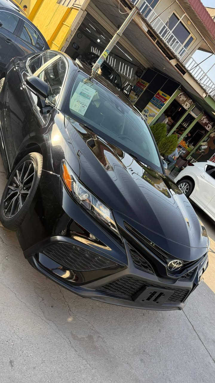 تيوتا كامري 2024 فئة SE Plus🔱
فول مواصفات:

• اقوى فئة بالكامري ال SE Plus

•المقاعد: مزيج بين القماش والجلد (Sport Seats) مع تعديل كهربائي لمقعد السائق.

•نظام التعليق: نظام تعليق رياضي (Sport Tuned Suspension)

هواي مواصفات للسيارة 

للاستفسار موجود واتساب 

ملاحضه الصور قبل الترقيم السيارة حاليا مسجلة بأسمي 

***********
***********
