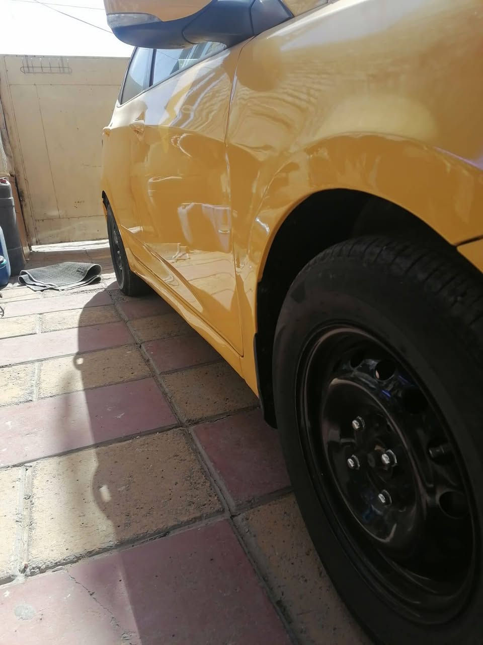 سلام عليكم  اكسنت خليجي 2012  بيه جاملغ و بنيد نفسهن راجعات وشويه من الغد مكينه كير تبريد خير من الله  محرك 1600 قطرتين سياره تحويل جديد سنويه ل 31 العنوان بغداد السعر ٧٧ وبيها مجال السياره احلى من الصور رقمي للتواصل ***********
