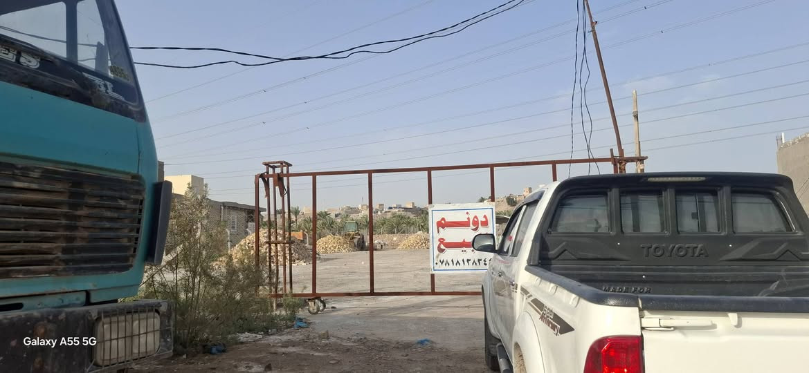 السلام عليكم  ارض للبيع مساحه ٢٧٠٠ متر وجيه ١٧ 
تبعد عن لامام علي ع.   كيلو   

للإستفسار  ***********
