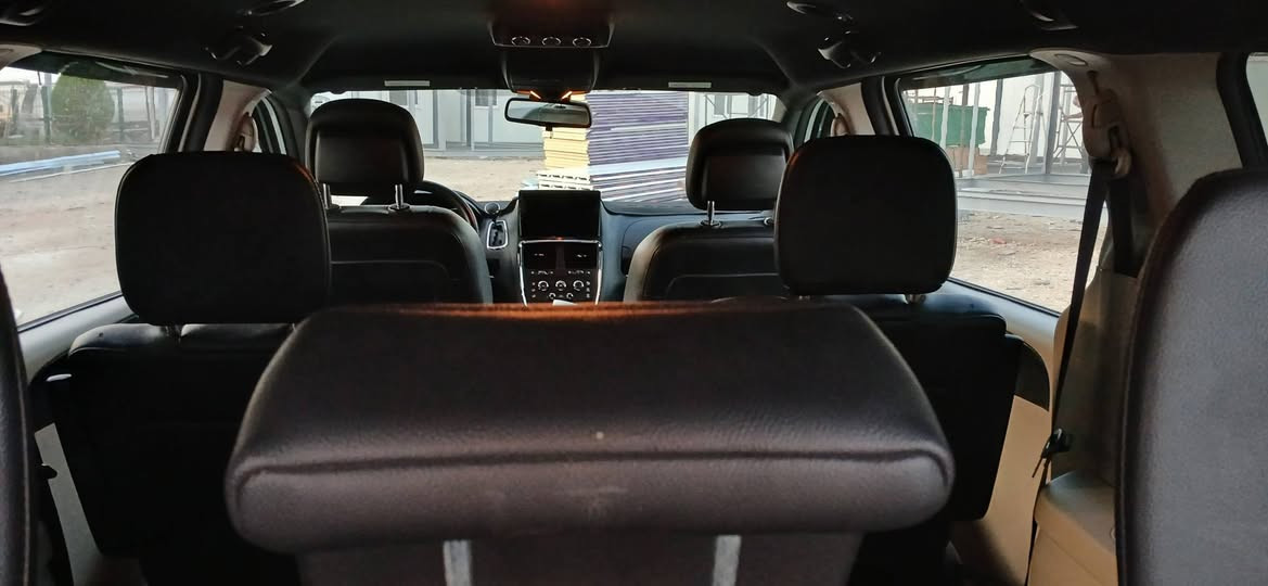 دوج كرفان 2019 sxt رقم دهوك مسطرة انكليزي كلين بدون حادث وبدون صبغ وبدون تعديل ماشية237mil سنوية لغاية الشهر الرابع 2026
كير ومحرك شرط بلادي ما مفتوح تبريد مركزي 3 قطع جامات 6 كهرباء أبواب كهرباء 
تشغيل عن بعد فتح وغلق الأبواب بل البصمه كشنات جلد منفصل بلع شاشة ايباد تحكم استيرن جهتين فرس وسطي نظام تقليل صرف الوقود 
صدر أمامي و خلفي جديد تايرات جديد 
السيارة موجودة في دهوك 
السعر195$ ومجال 
***********
***********
