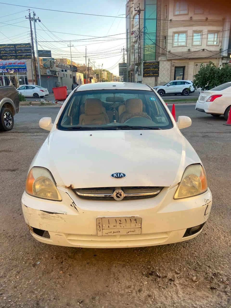 للبيع : كيا ريو موديل 2004
محرك 1400 , كير اوتماتيك , تبريد شغال 
كهربائيات شغالات, حدادية جيدة , الاطارات جيدة 
تحتاج السيارة الى باتري وتبديل بوربرين احد الاطارات فقط .
سنوية نفذت في شهر 11/2025 , الماني مثنى 
وأتعهد بإيصالك إلى المالك .
السعر 38 ورقة 
المكان النجف حي السعد متنزه الشراع 
رقم الموبايل ***********
