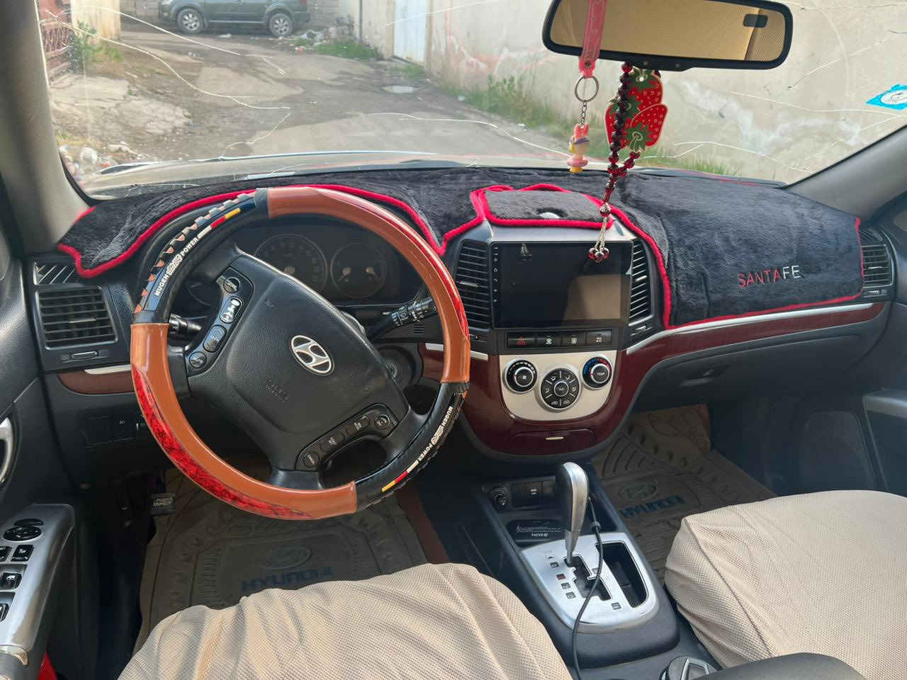 ‏السلام عليكم
سنتافي للبيع موديل 2008 السيارة كفالة عامة ما عدا الجاملق الخلفي اليمنة محرك جديد صدر جديد السيارة بيها شوية جراد 
مكان السيارة صلاح الدين
قضاء الضلوعية 
 السعر 120 وبيها مجال
الاتصال على الرقم....
***********
