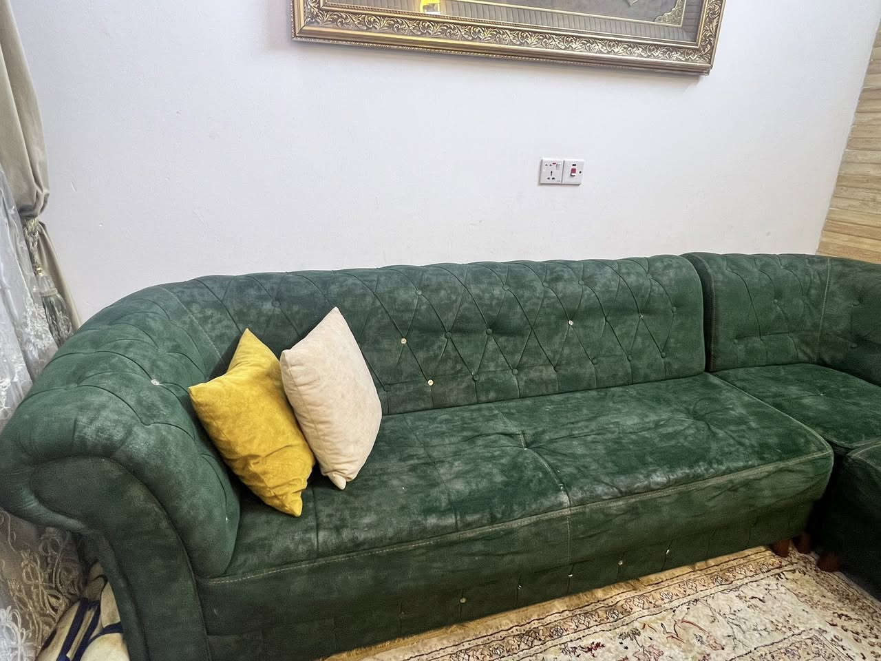 سلام عليكم ديوان مستعمل قياسه ٣*٢ ونص سعره ٢٥٠ 
***********
