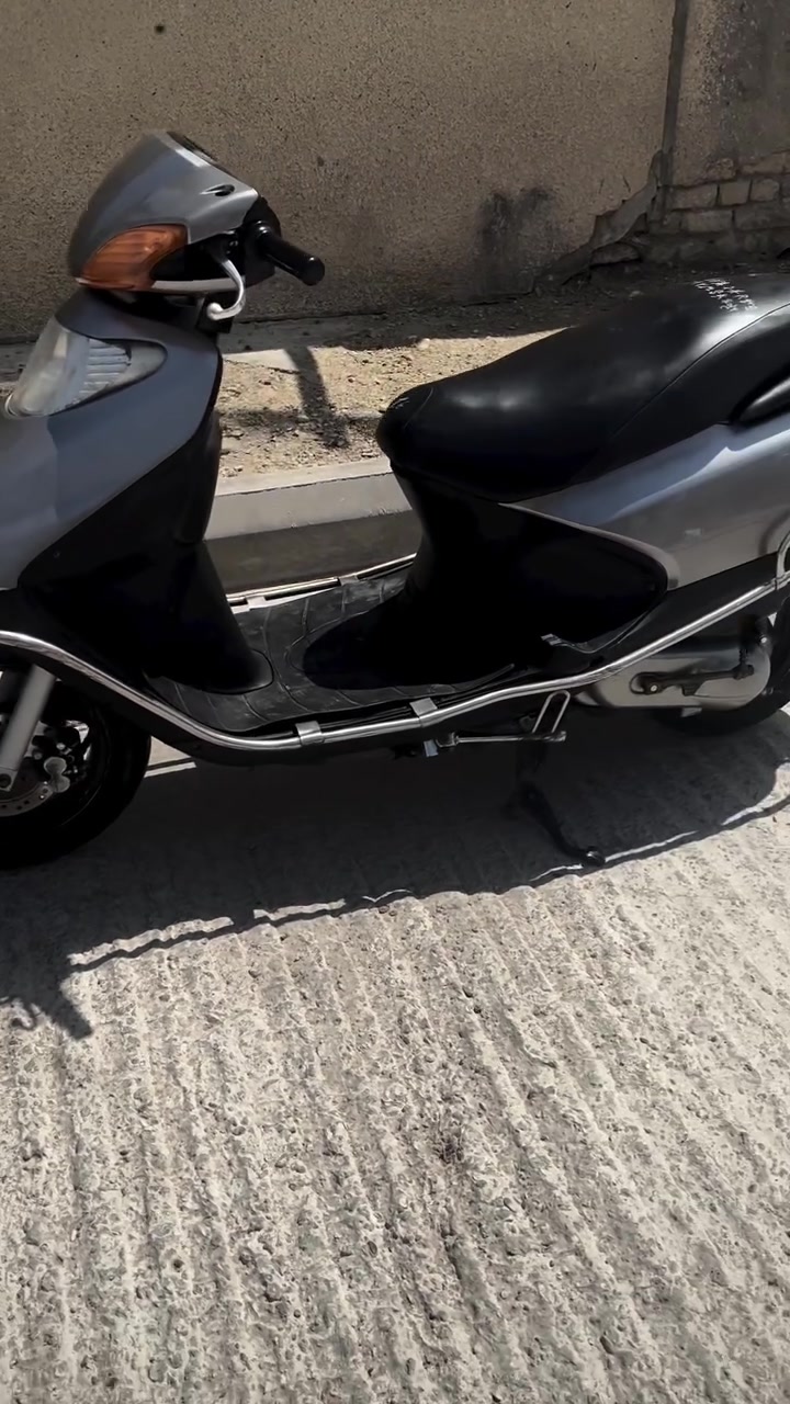 سلام عليكم سبيسي ياباني لبيع دراجه حلوه ونضيفه. هاذا رقمي ( ‭(0773 184 5475‬

