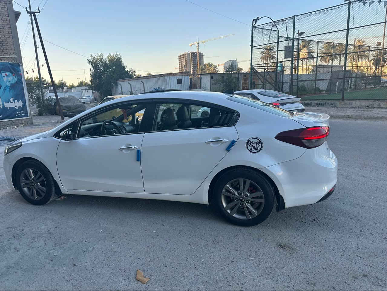 اسلام عليكم سيراتو 17 ايراني فول لفول محرك 2000  بيها قطعتين صبغ جملغ لهلال مالته ولباب هم هلال مالته ومرشوش واكو صوره بيها شخطه مبينه سعر 145 وبيها مجال رقم جديد قبل فتره حولتها رقم  لستفسار *********** بغداد, العراق
