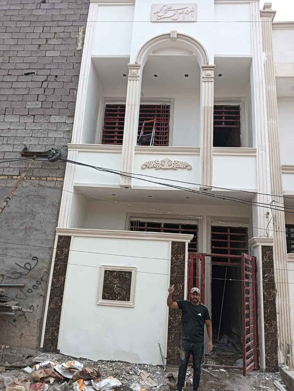 سلام عليكم متوفر كادر لبخ وطلس وفوم وبورسلين كادر واجهات  شغل درجه اوله اذا حاب تتواصل معانا تفضل واتساب 👈***********
