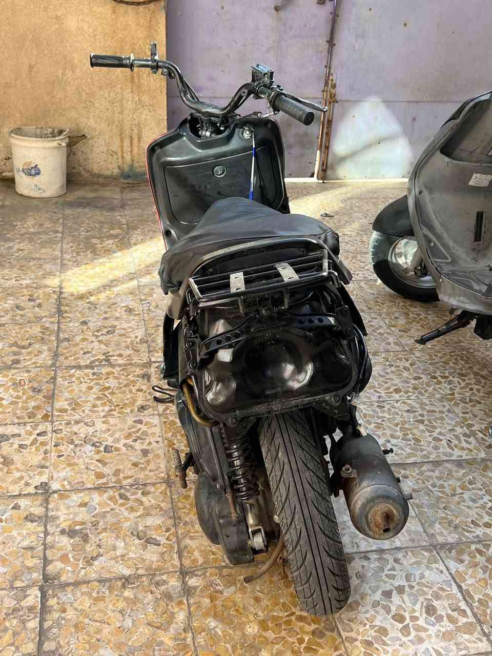 متاح دراجه فراشه للبيع دراجه شغال تمشي مكينتهه مفتوحه لسعر 175 قفل ابيع كوم حديد رقمي ***********
