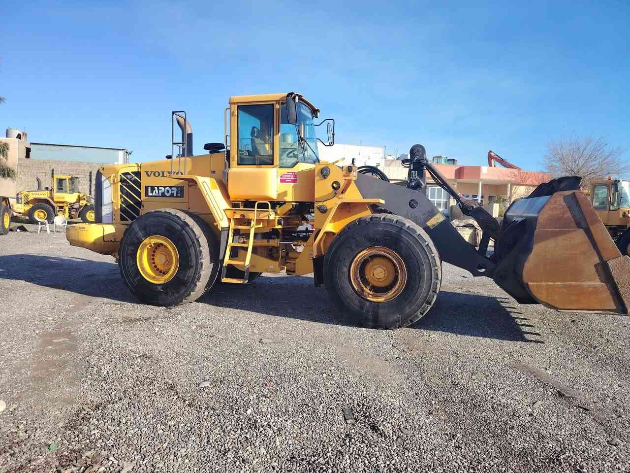 للبيع دخول جديد حاجي اومران L180E 2007
***********
***********
