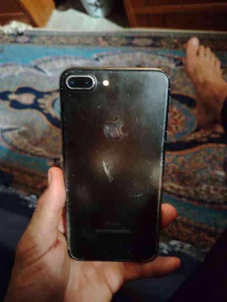 ايفون 7 بلاس ذاكره ١٢٨ بطاريه ١٠٠ البيع كله شغال سعر خاص و اتصل ***********
