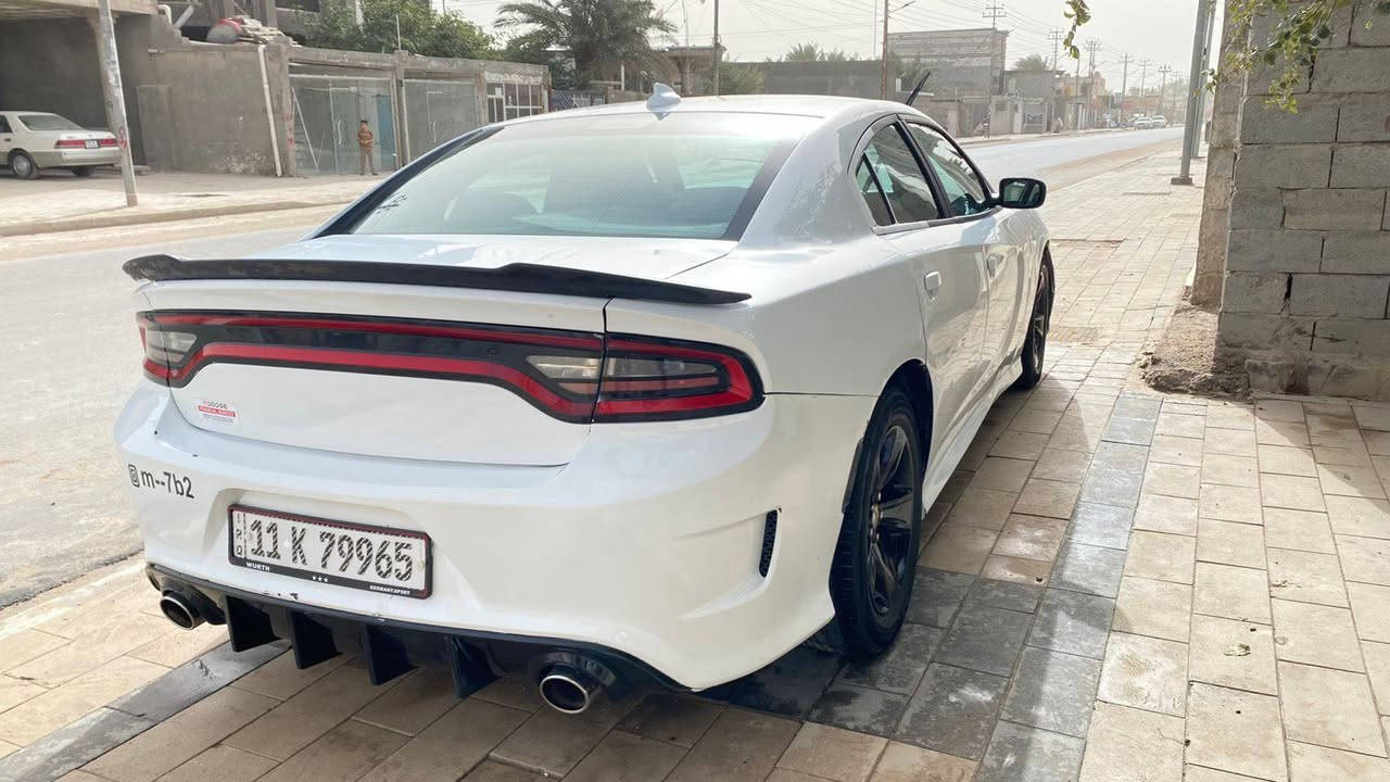 جارجر ١٧ اصل بسمي رقم بغداد  كنديه 
مكفوله من الضربه والعيب الشرعي سياره مصبوغه عام
 مكينه كير حداده تبريد جاهزه مجهزه من كلشي
السعر ب١٦٥ وبيه مجال بسيط *********** مكان سياره بصره
