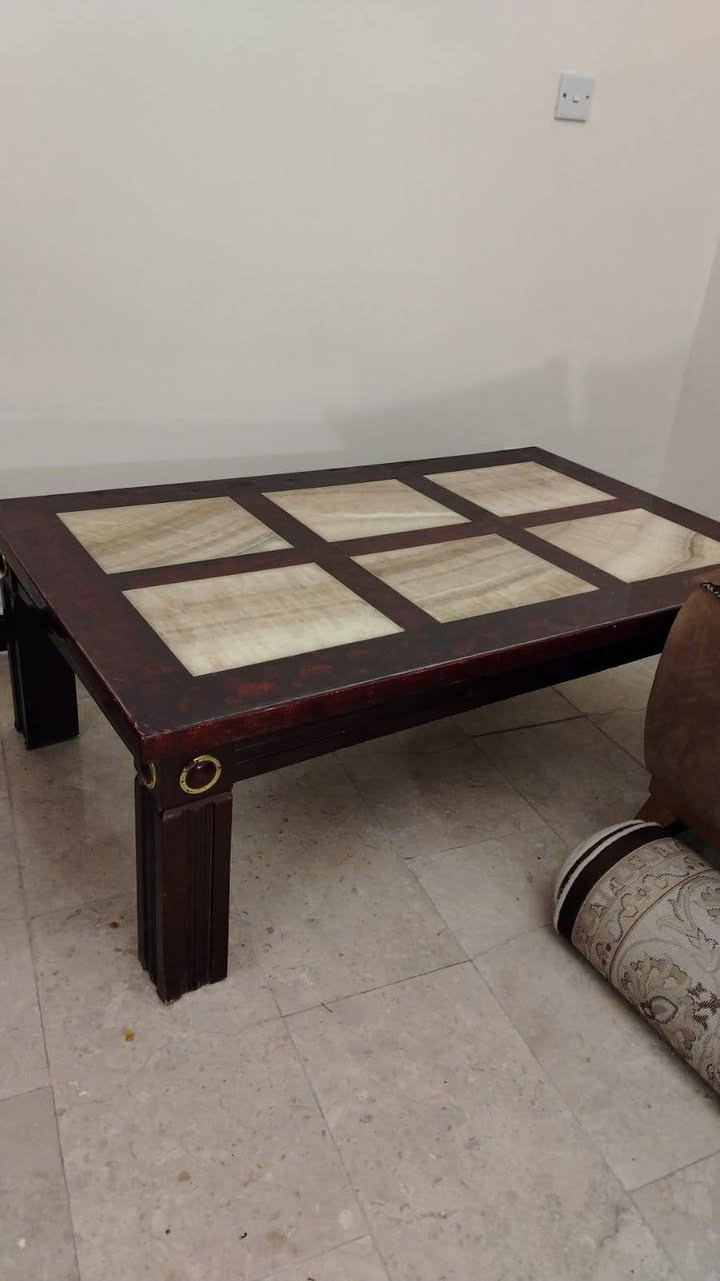 طبله وسطيه
مرمر صناعي 
طول ١٣٠
عرض ٨٠
ارتفاع ٤٨
سعر ١٠٠ الف بغداد قرب حي جهاد


**إذا كنت صاحب هذا الإعلان وتريد حذفه لأي سبب، رجاءا أرسل رسالة إلى الدعم الفني**