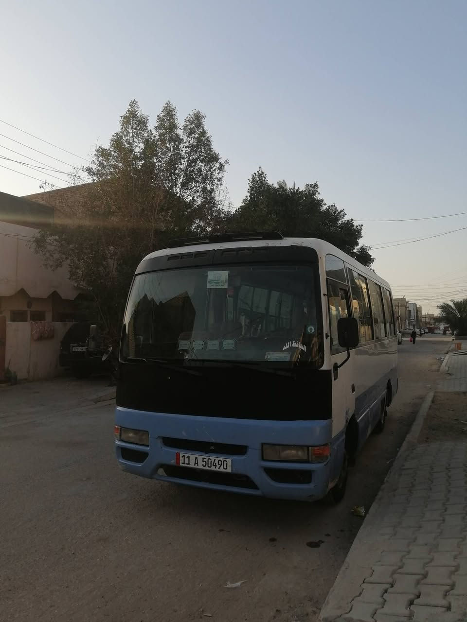 سلام عليكم مرخصة الادمن
للبيع كوتسر نيسان 2002 مكينه VVT 3000 گير ومكينه واكسل مكفولات  رقم بغداد بإسمي مداور ثاني يوم   مصفره هيئه وغرامات
السياره جاهزه لشغل (مكاني كربلاء حي الحر) 
السعر 115 وبي مجال
للاستفسار (***********)
