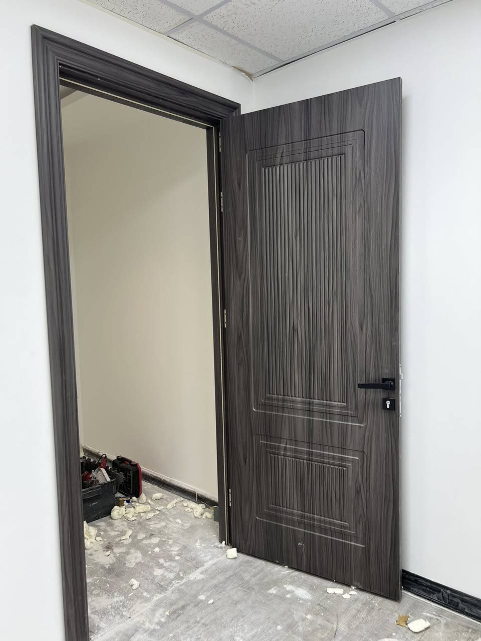 الاسطه بسأم معرض السنديان يقدم لكم افضل أنواع الأبواب الصيني والتركي من الموديلات الذي تلامس ذوقك الجميل زورو موقعنا شارع الهادي ***********  الاسطه بسام
