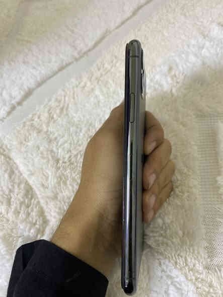 ايفون 11 برو ماكس زيتوني وتر بروف
بطارية 72٪؜
ذاكرة 256
نموذج M
تك سيمكـارت
مفطور قليل من جهة الظهر 
ما داخل تصليح ولا محل صيانة
السعر500  وبي مجال
مكاني بغداد الحبيبيه
*********** التواصل واتساب فقط
