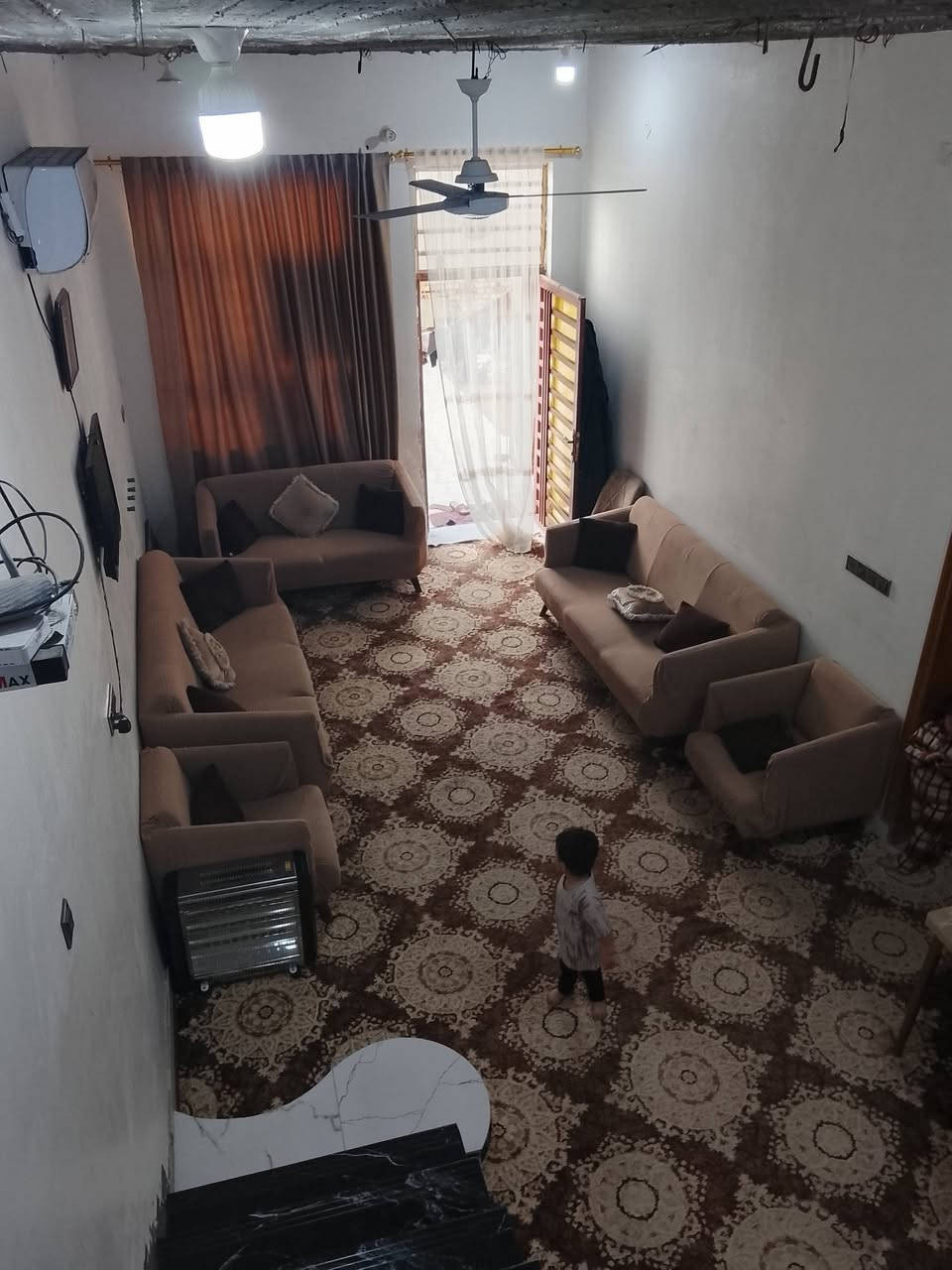 بيت خلف الملعب شارع شيخ ياسين البيت جديد المساحة 150متر ***********
