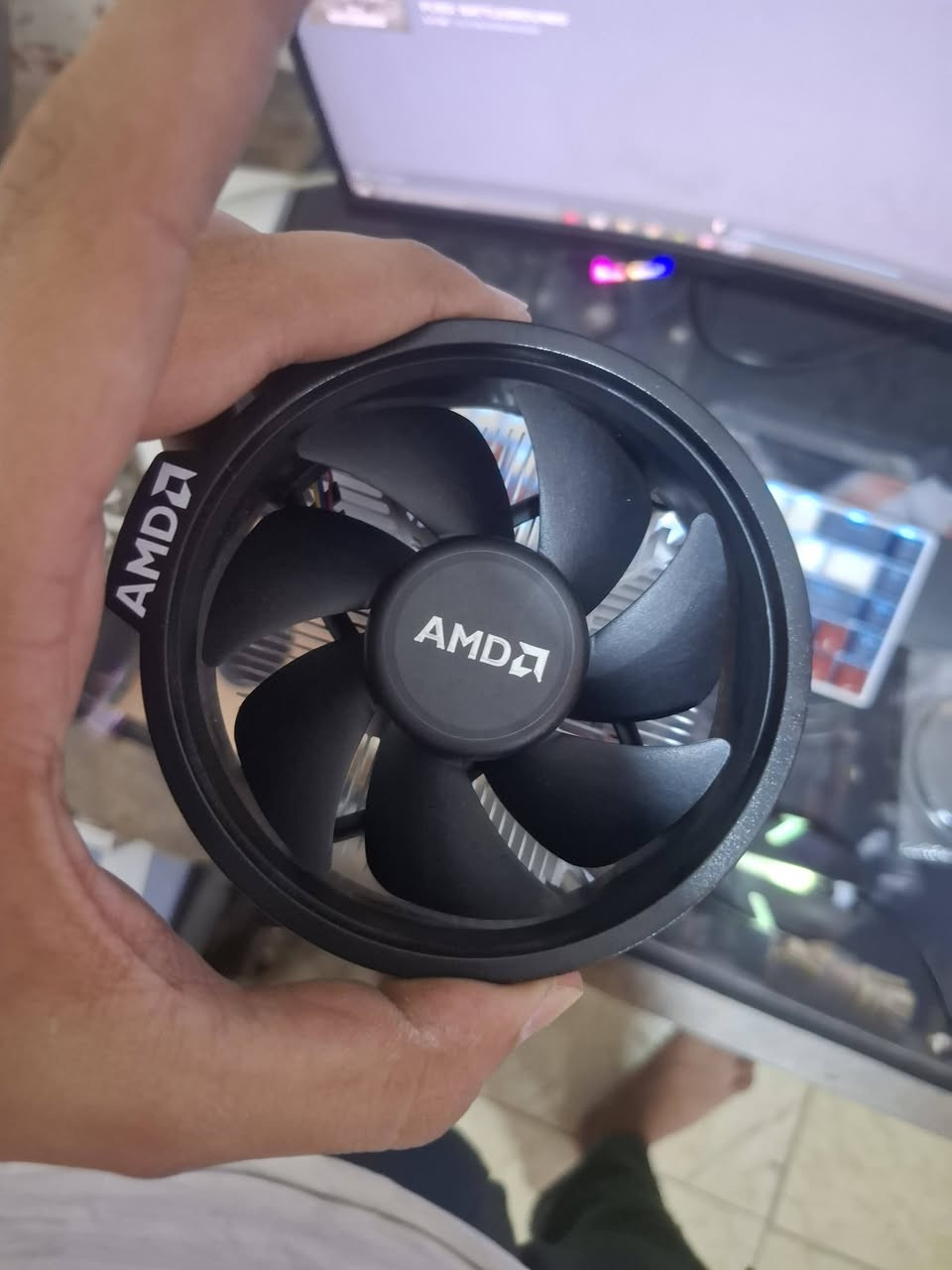 من رخصة الادمن 
غراض مستخدمه للبيع 
ماوسات عدد 2
كيبوردات عدد 2
مبرد معالج ستوك من amd نظيف غير مستخدم 
سعر كامل شلعة وحدة 25 للتواصل خاص او واتساب ***********
